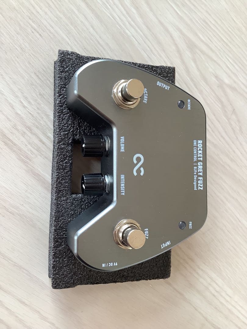ギター One Control Rocket Grey Fuzz