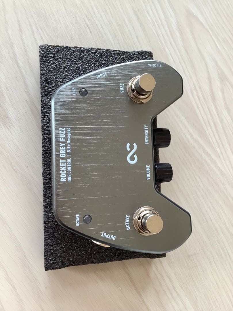 ギター One Control Rocket Grey Fuzz
