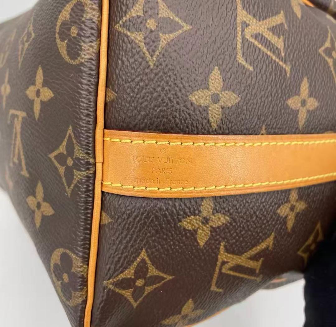Louis* Vuittonモノグラムバッグ