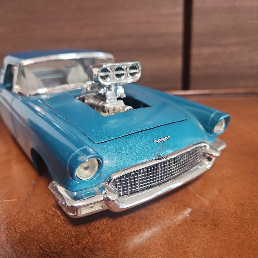 100%Hot Wheels 1957フォード サンダーバードミニカー美品難あり