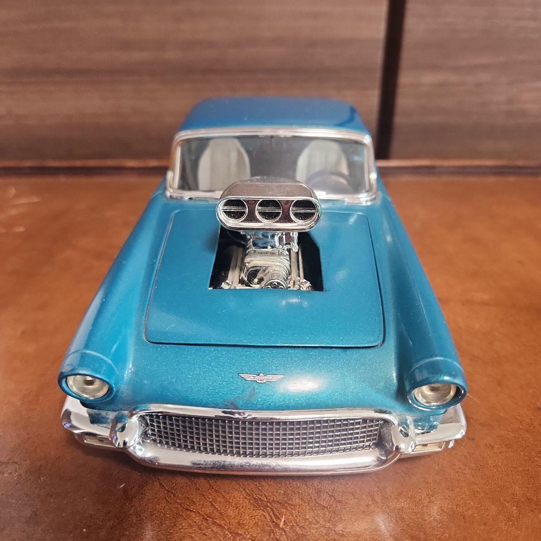 100%Hot Wheels 1957フォード サンダーバードミニカー美品難あり