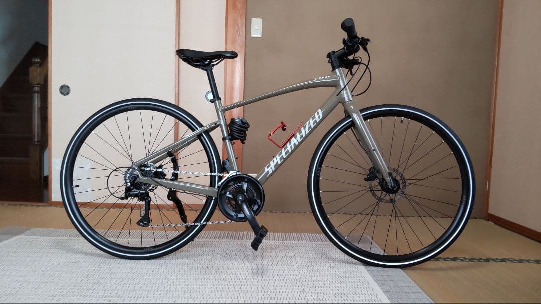 【美品】SPECIALIZED クロスバイク SIRRUS たっちゃんさん