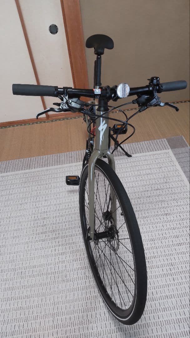 【美品】SPECIALIZED クロスバイク SIRRUS たっちゃんさん