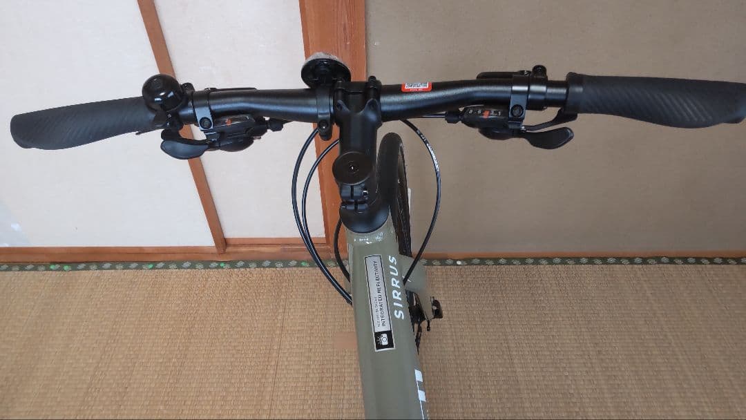 【美品】SPECIALIZED クロスバイク SIRRUS たっちゃんさん