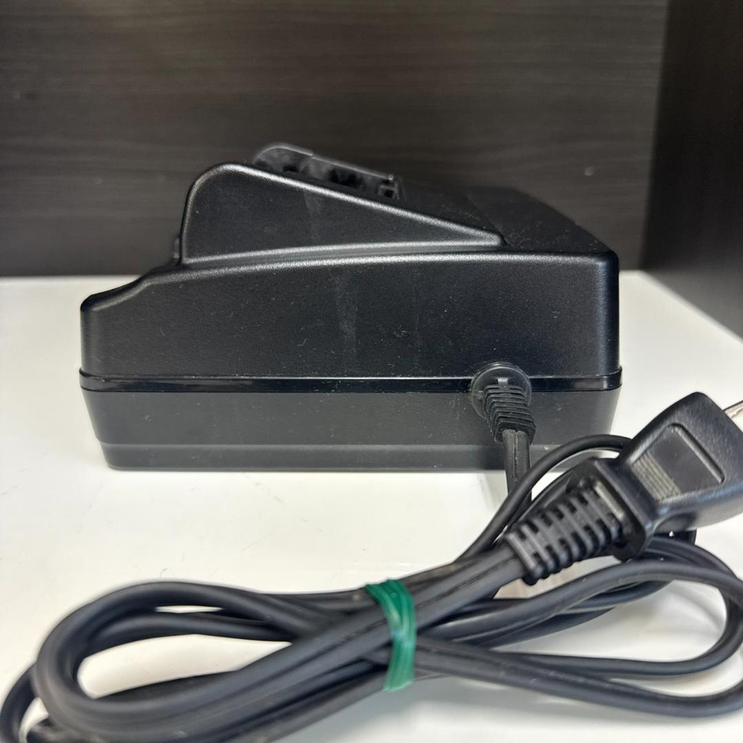 ★Panasonic　電動アシスト付き自転車用バッテリー充電器　NKJ069Z1