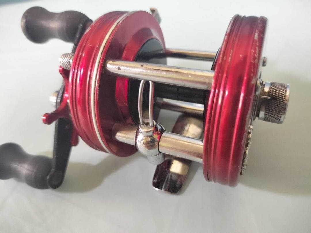 ★アブガルシア　アンバサダー5500　ビンテージ　リール 　レッド