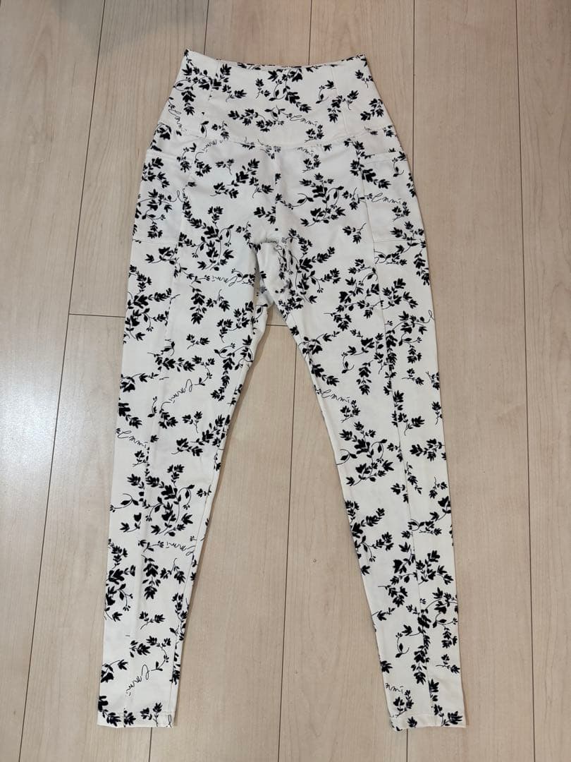 emmi yoga新品未使用上下セット