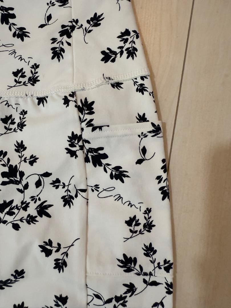 emmi yoga新品未使用上下セット