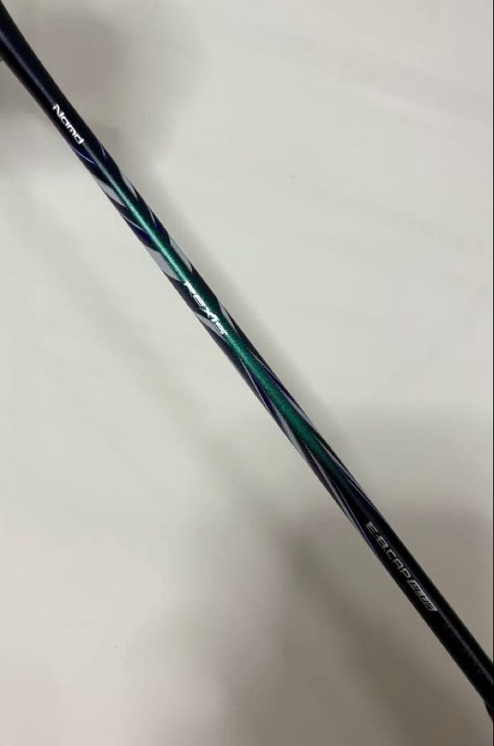 美品❤︎ 廃盤希少❤︎YONEX❤︎アストロクス100ZX ❤︎バドミントンラケット袋付