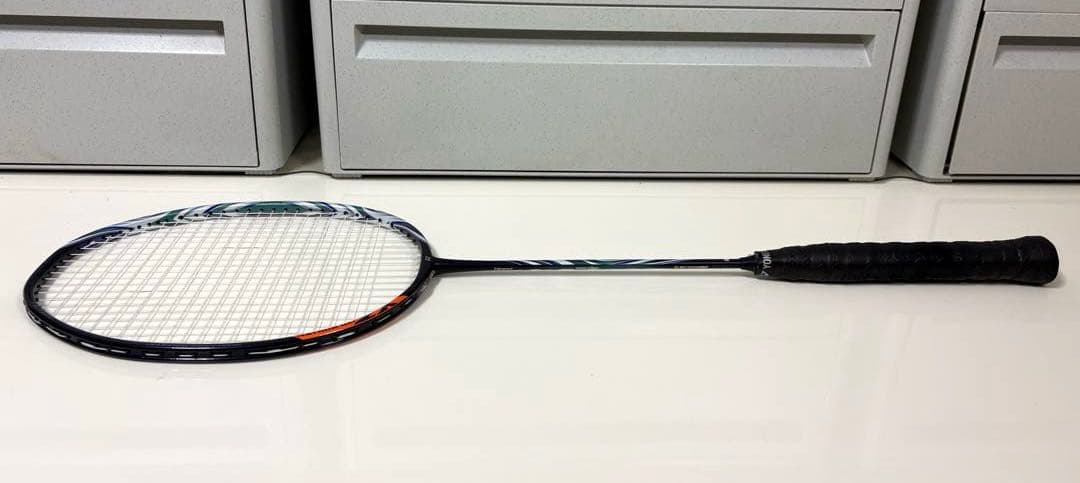 美品❤︎ 廃盤希少❤︎YONEX❤︎アストロクス100ZX ❤︎バドミントンラケット袋付