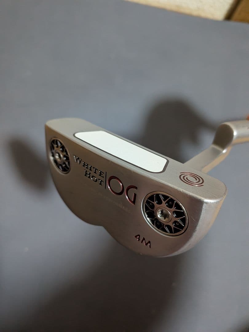 ODYSSEY WHITE HOT OG パター 4M ヘッドカバー付き