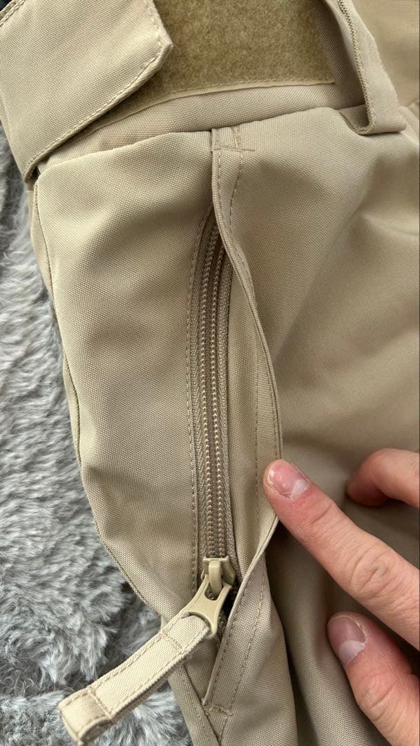 ベージュ スノーボードウェア パンツ