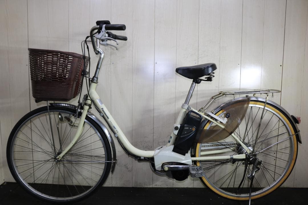電動アシスト自転車 クリーム色 前カゴ付き