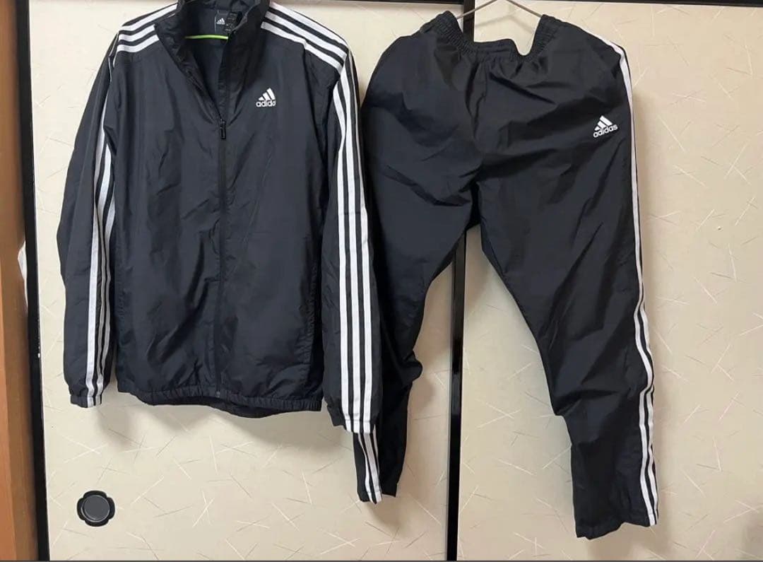 adidas ブラックジャージ上下セット