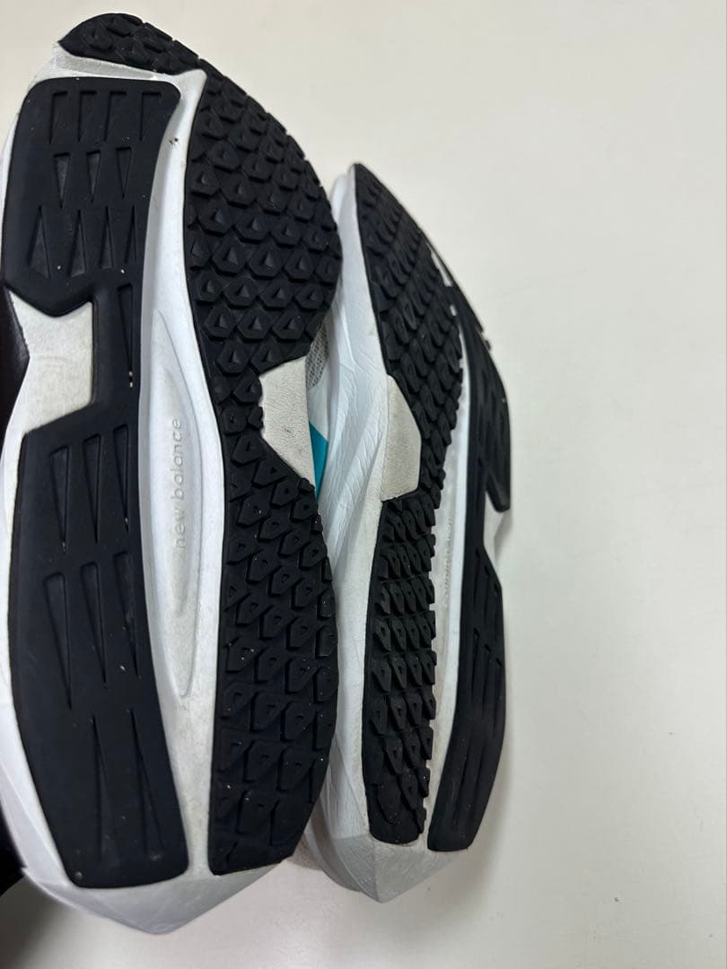 New Balance ダイナソフトフラッシュv7 ランニングシューズ　25.5