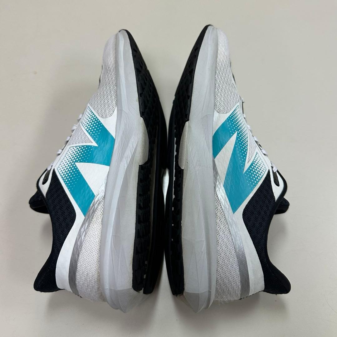 New Balance ダイナソフトフラッシュv7 ランニングシューズ　25.5