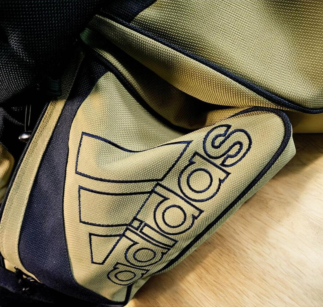 送料無料/美品　adidas 高級スタンド式キャディバッグ /ベージュｘNAVY