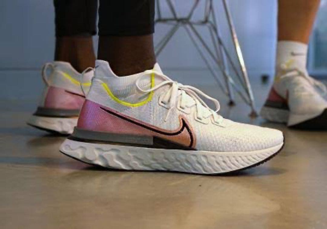 美品ナイキNike Reactリアクトインフィニティ ラン フライニット25cm