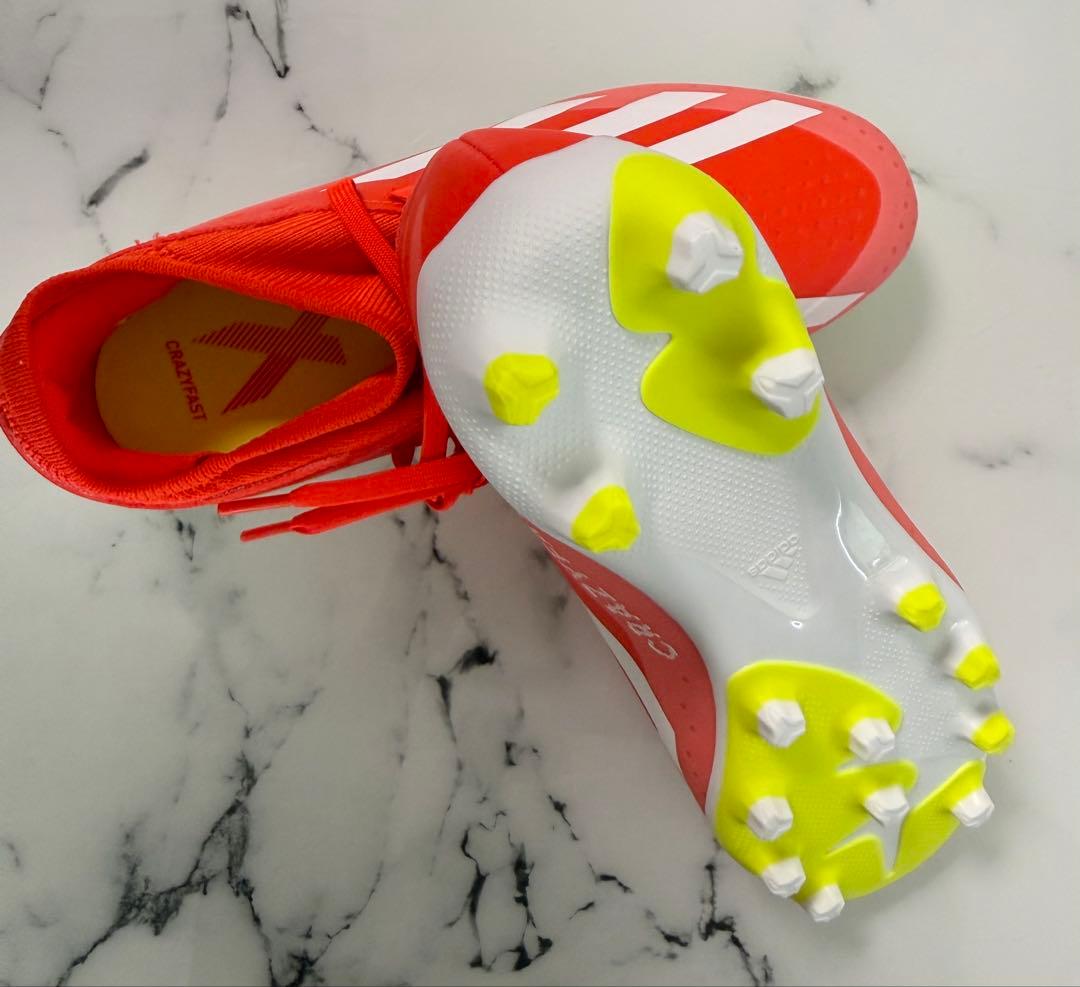 【新品】アディダス サッカースパイク　ジュニア23㎝エックスクレイジーファスト