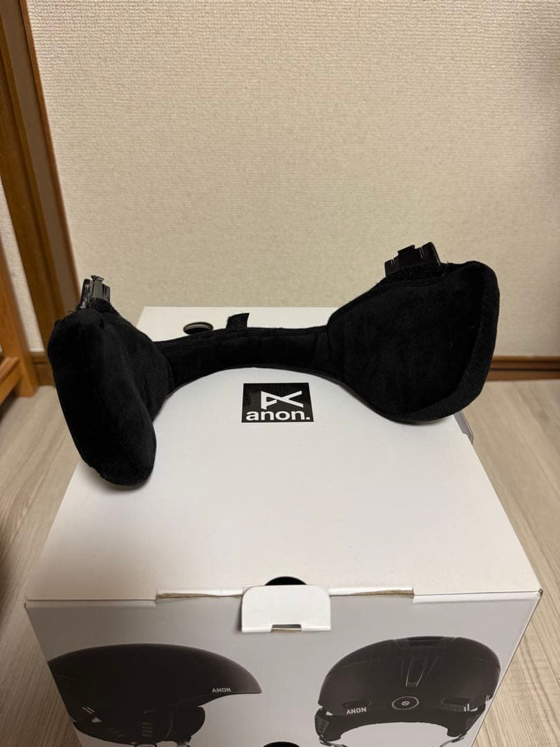 anon. HELLO 2.0 ヘルメット