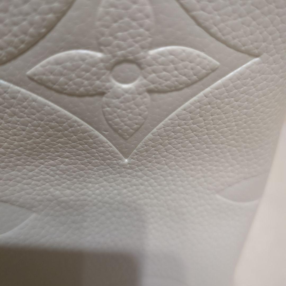 LOUIS VUITTON ショルダーバッグ ホワイト