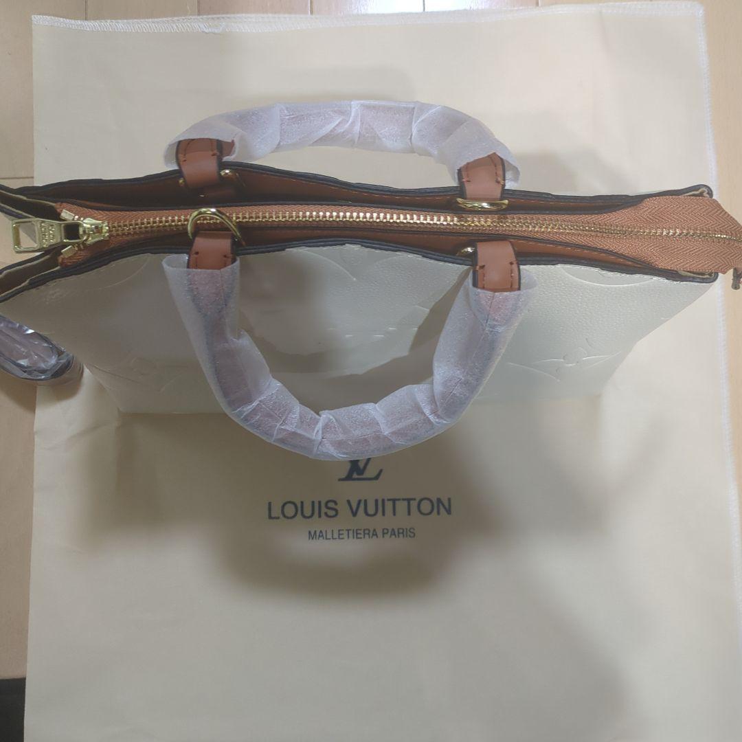 LOUIS VUITTON ショルダーバッグ ホワイト