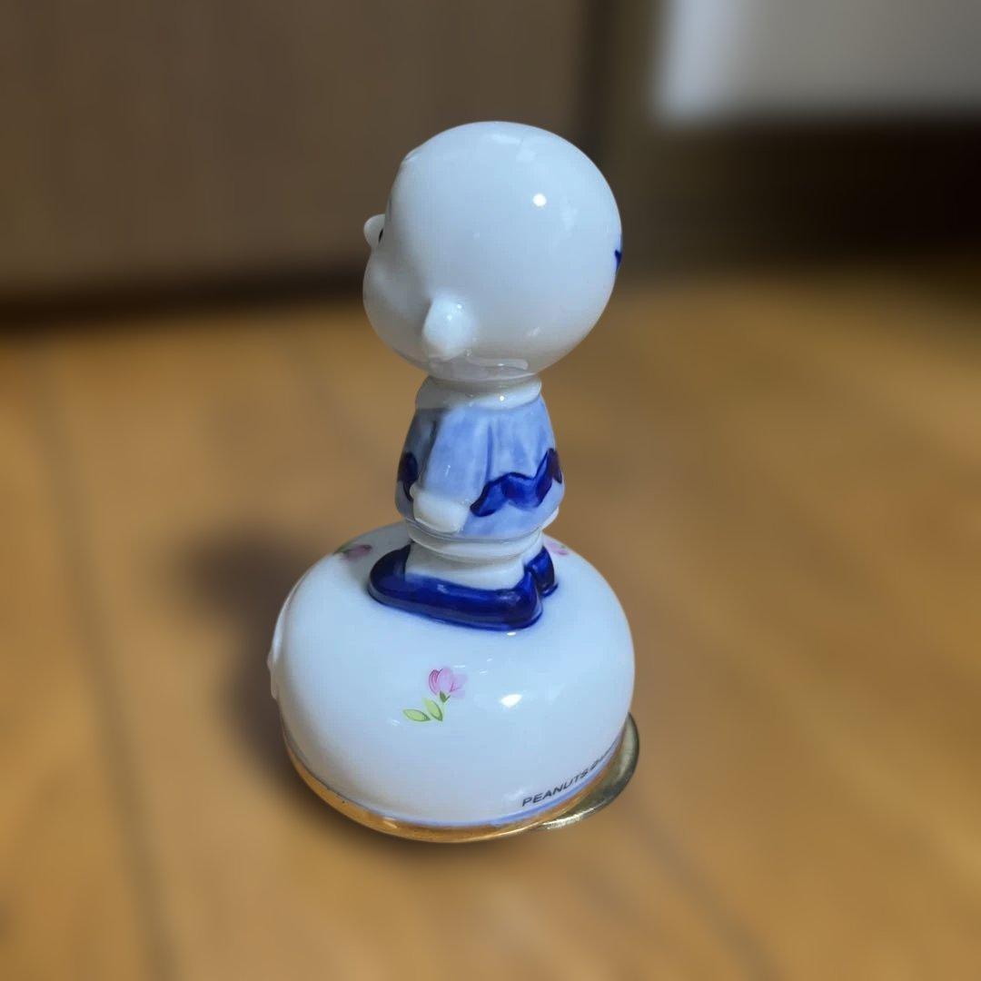 新品　オルゴール チャーリーブラウン スヌーピー ピーナッツ　陶器　ポーセレン