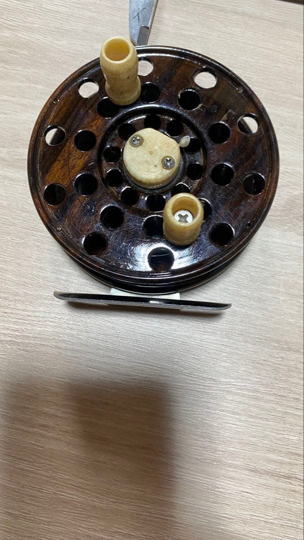 重利作 木製ヘチリール チヌ黒鯛の落とし込み