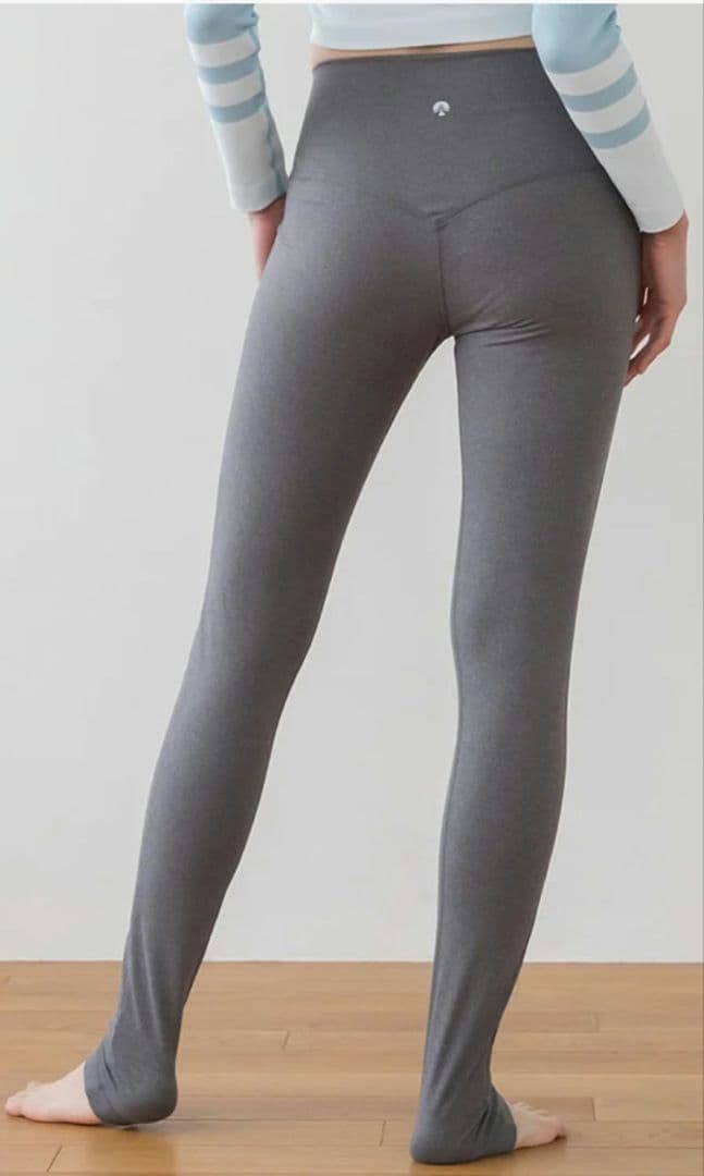 LAVA　SUKALA　新品未開封 Мサイズ　レギンス　トレンカ　グレー
