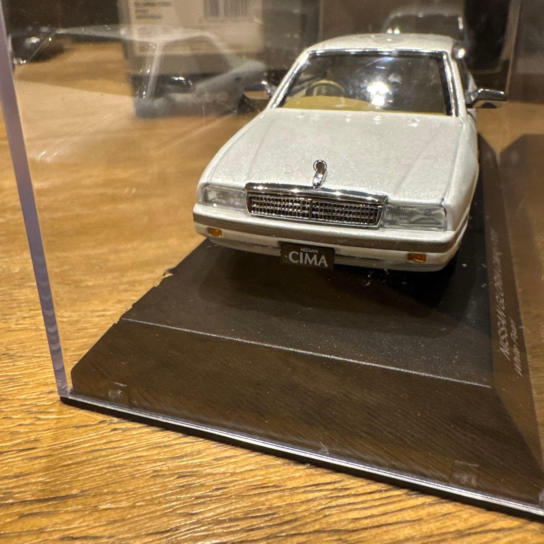 KYOSHO NISSAN GLORIA CIMA FY31 ホワイトパール