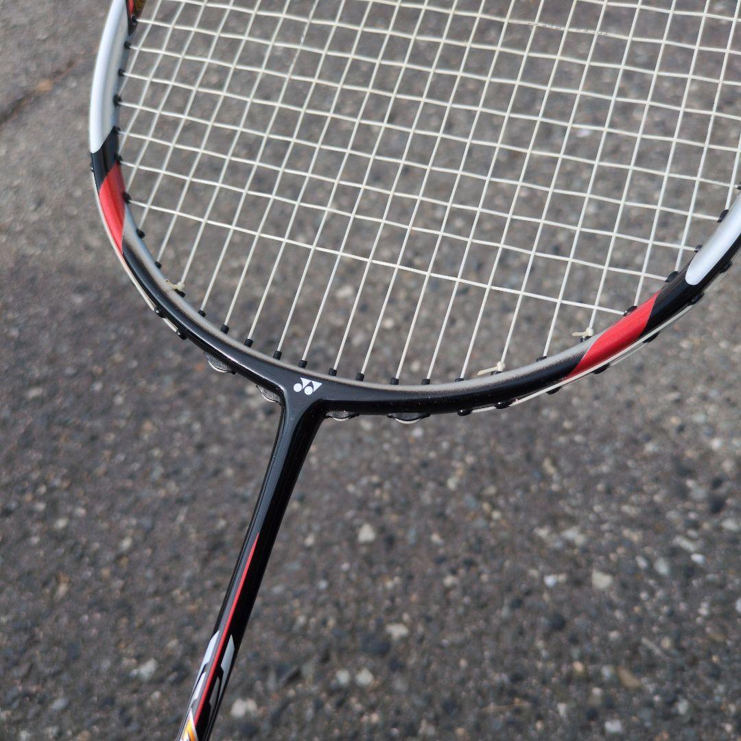 【美品】 YONEX ARCSABER 8 DXバドミントンラケット