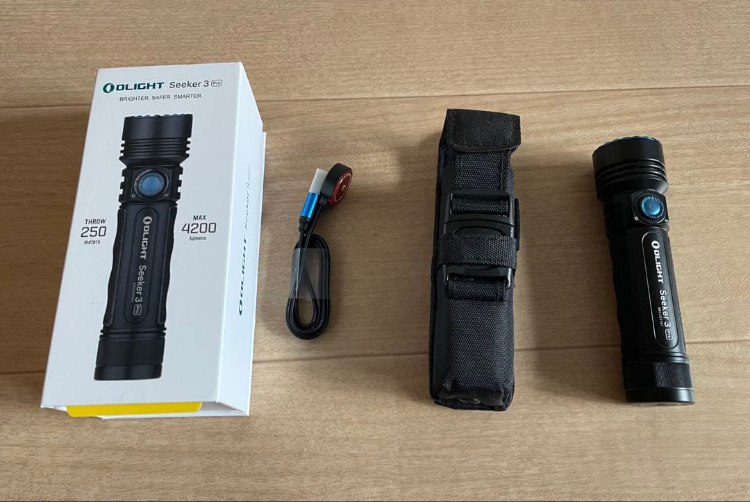 Olight Seeker 3 Pro 充電式フラッシュライト　美品