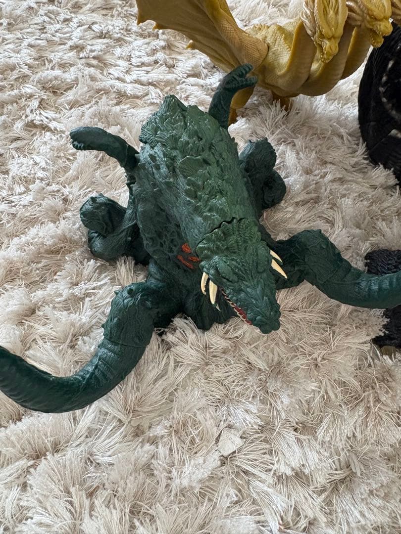 ゴジラ新品3個　➕　中古品