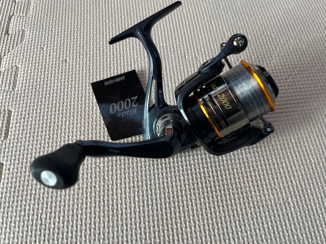 スピニングリール 2000番 未使用 ライン 付き
