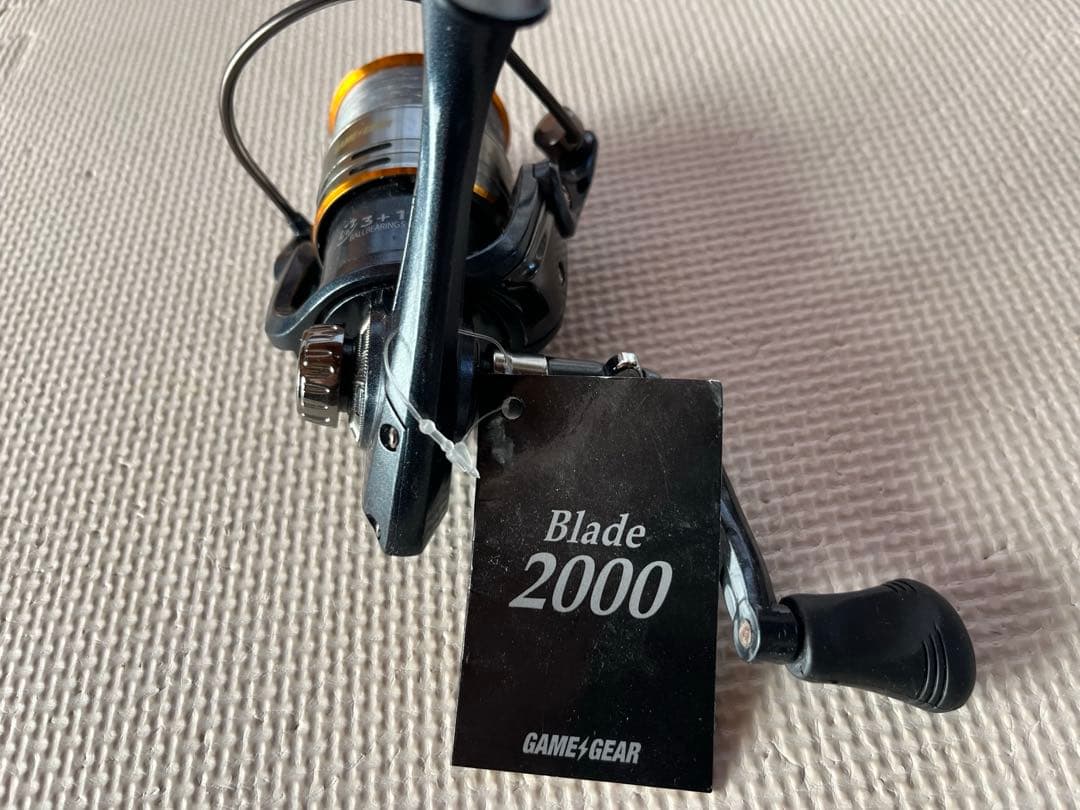 スピニングリール 2000番 未使用 ライン 付き