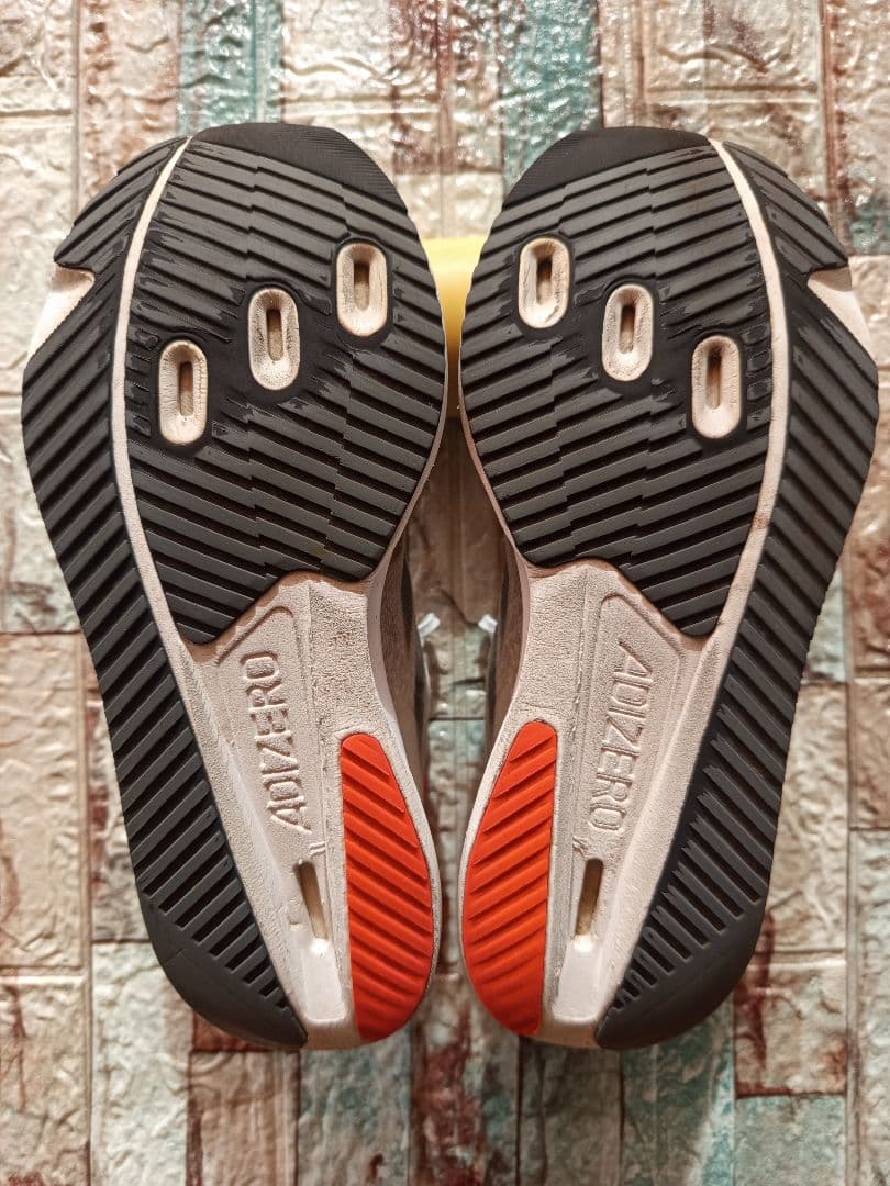 送料還元のため値下げ中！3足セット adidas SL2 adizero
