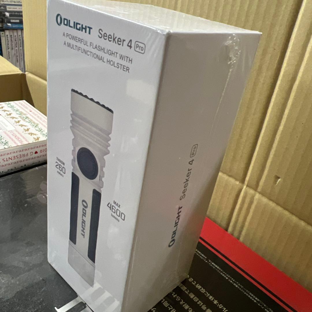 OLIGHT Seeker 4 Pro 懐中電灯