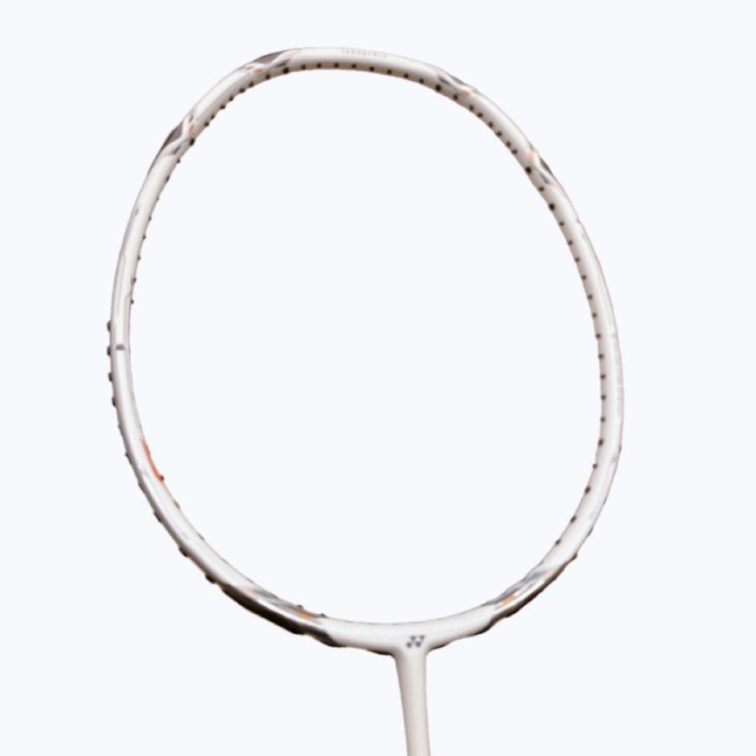 【美品】YONEX VOLTRIC70 e-tune 4UG5廃盤