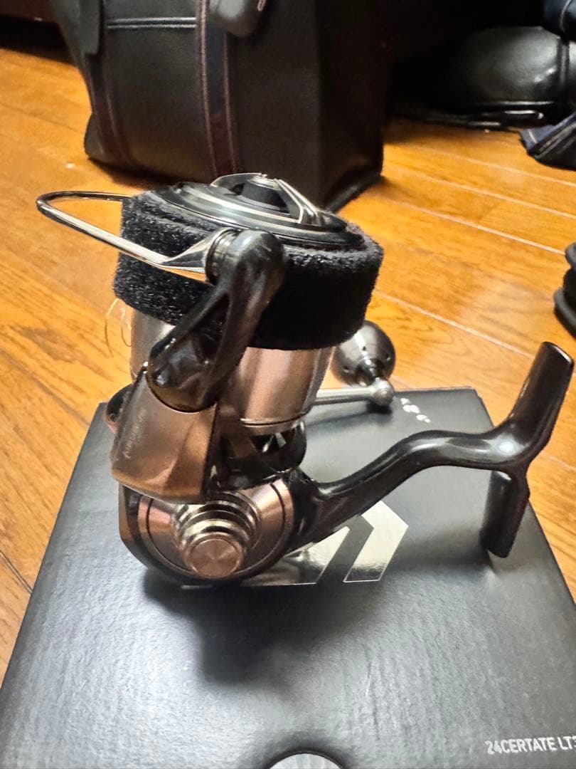 ほぼ新品　DAIWA 24 CERTATE LT3000 スピニングリール
