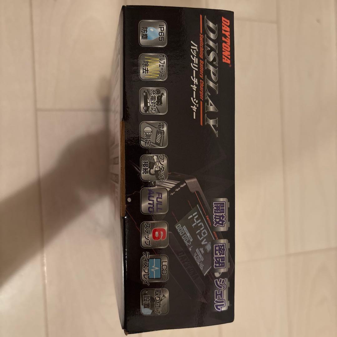 DAYTONA DISPLAY 12Vバッテリー充電器