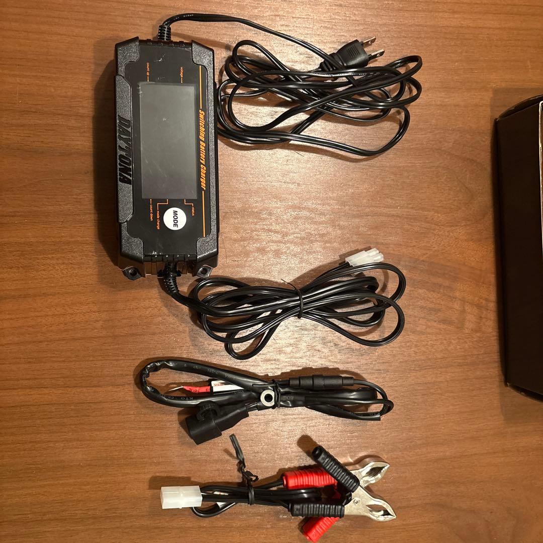 DAYTONA DISPLAY 12Vバッテリー充電器