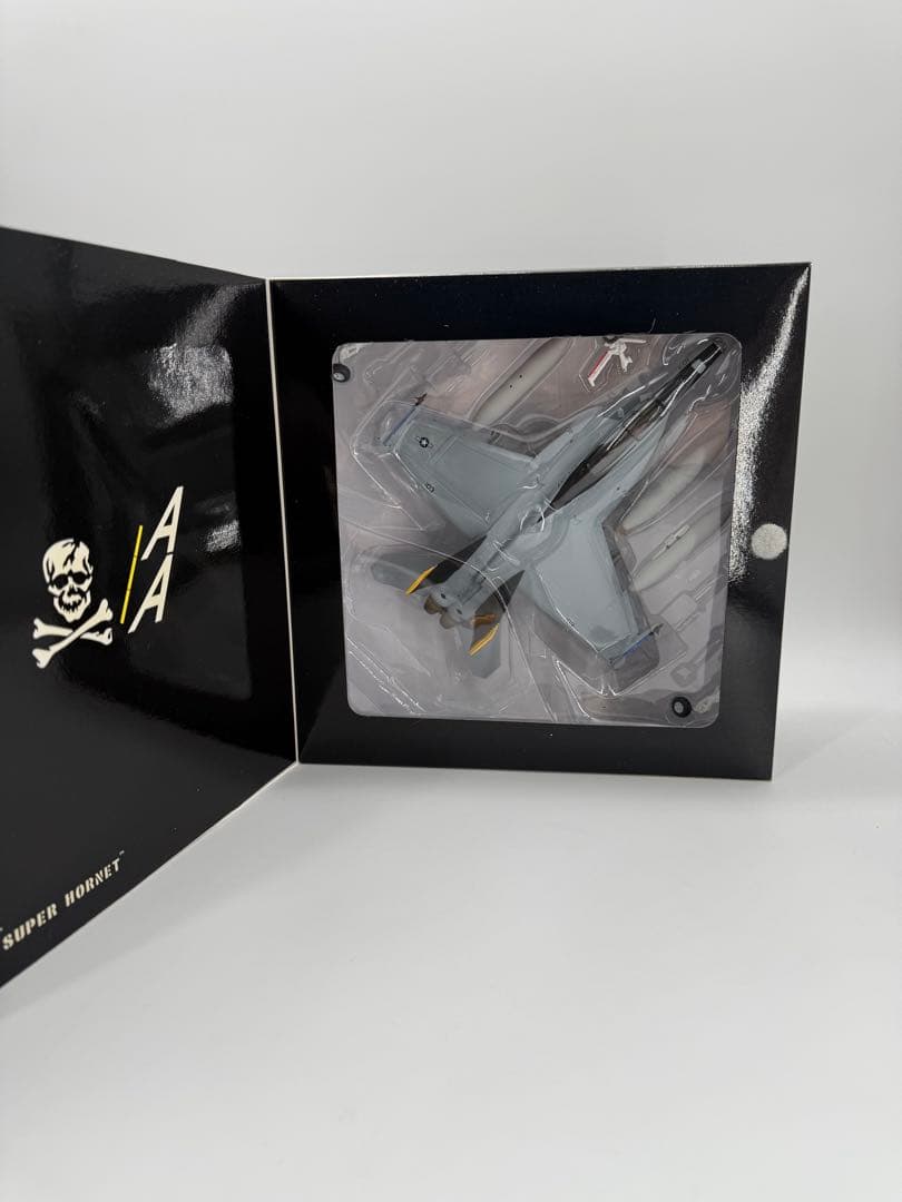 ドラゴン 1/72 F/A-18 VFA-103 ジョリーロジャース　F-18