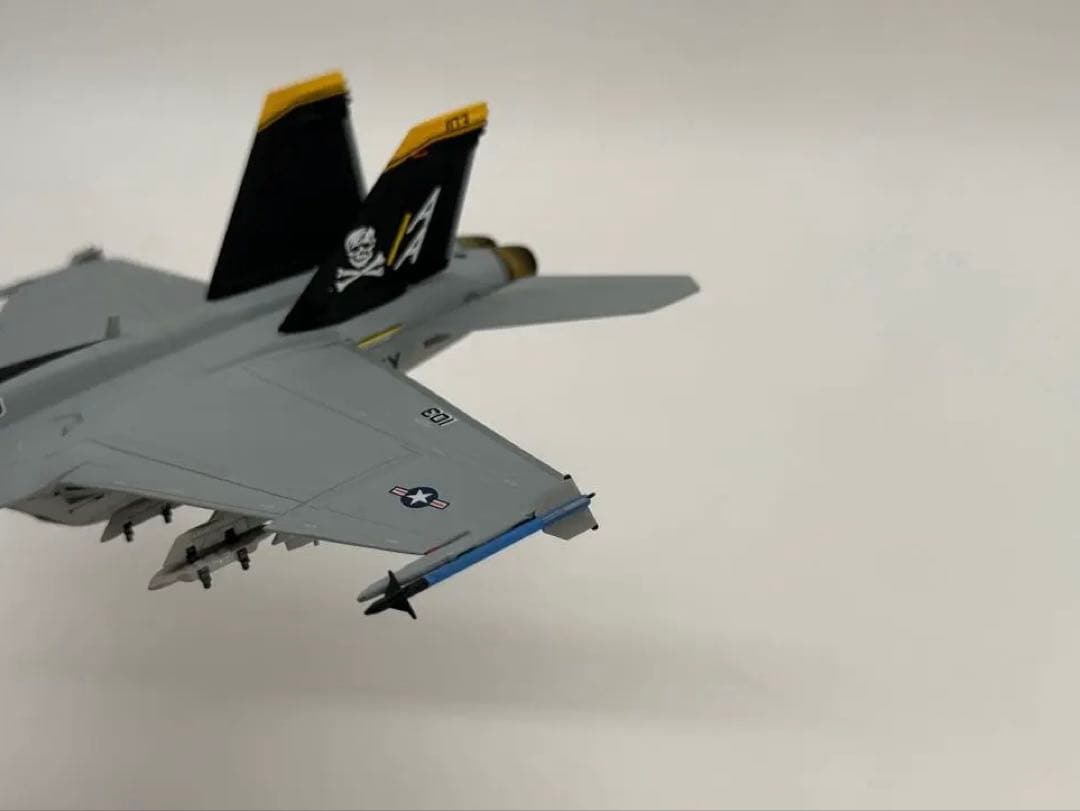 ドラゴン 1/72 F/A-18 VFA-103 ジョリーロジャース　F-18