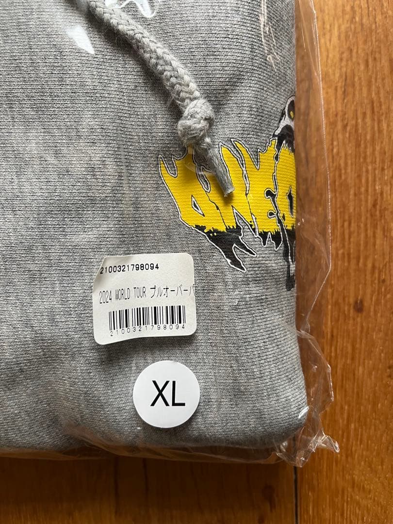 【新品】 ONE OK ROCK パーカー size XL