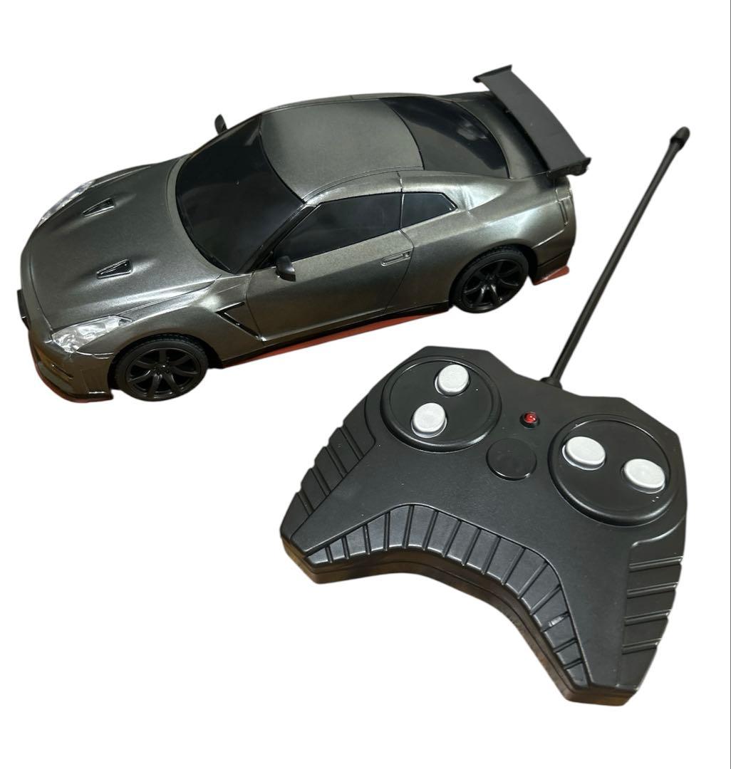 NISSAN GT-R NISMO ガンメタリック　ラジコン　美品　箱付き
