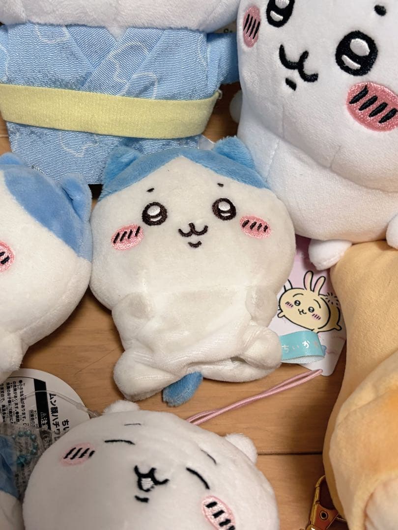 ちいかわ ハチワレ ぬいぐるみ マスコット 本まとめ売り はちわれちゃん多め！