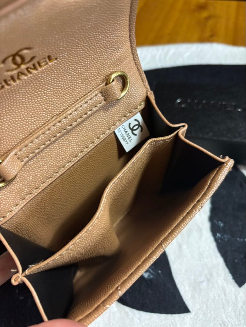CHANEL ベージュ チェーンウォレット