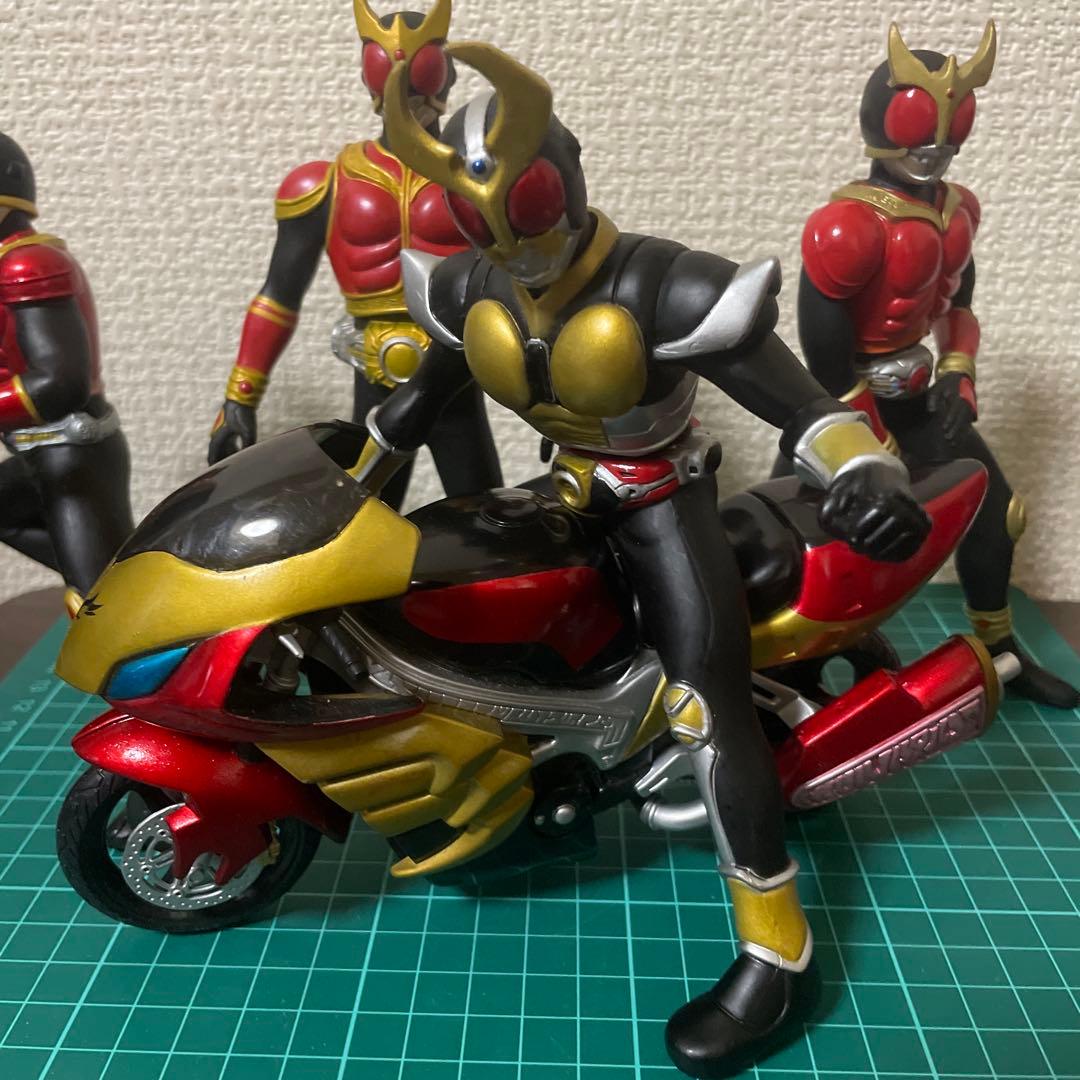 仮面ライダークウガ祭り！4体とマシントルネイダーセット！