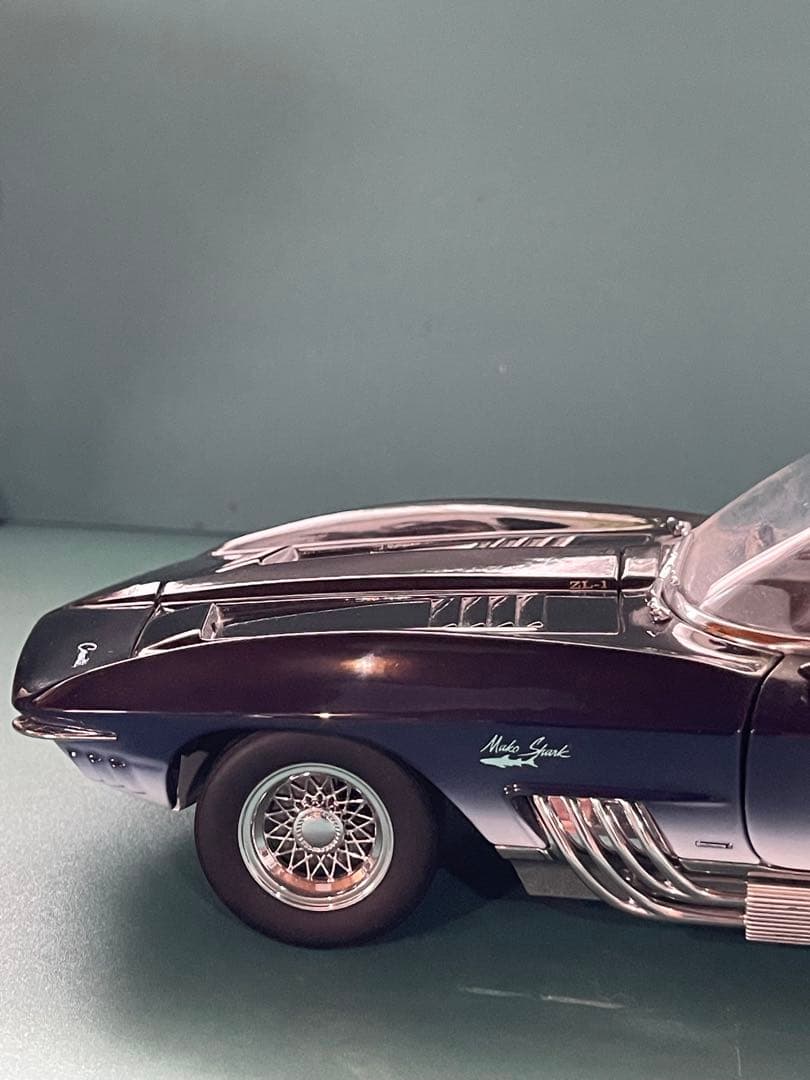 オートアート　コルベット 1961マコシャーク　1/18 約26cm