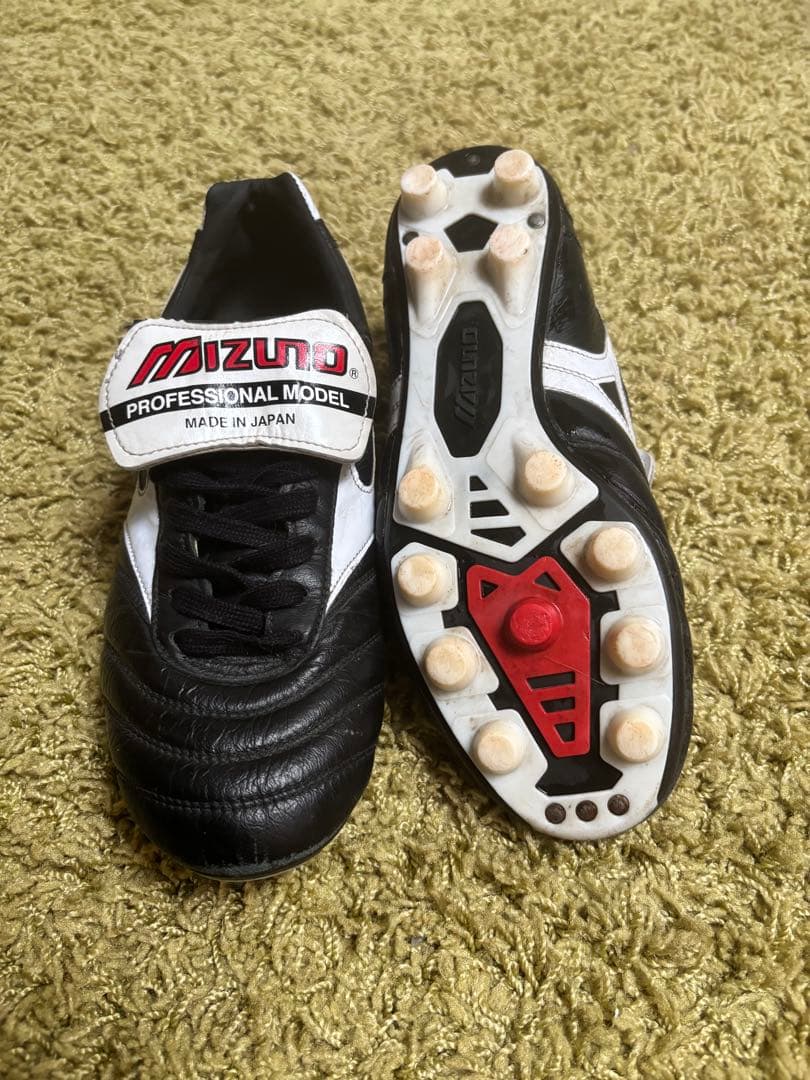 NikeとMizuno サッカーシューズセット